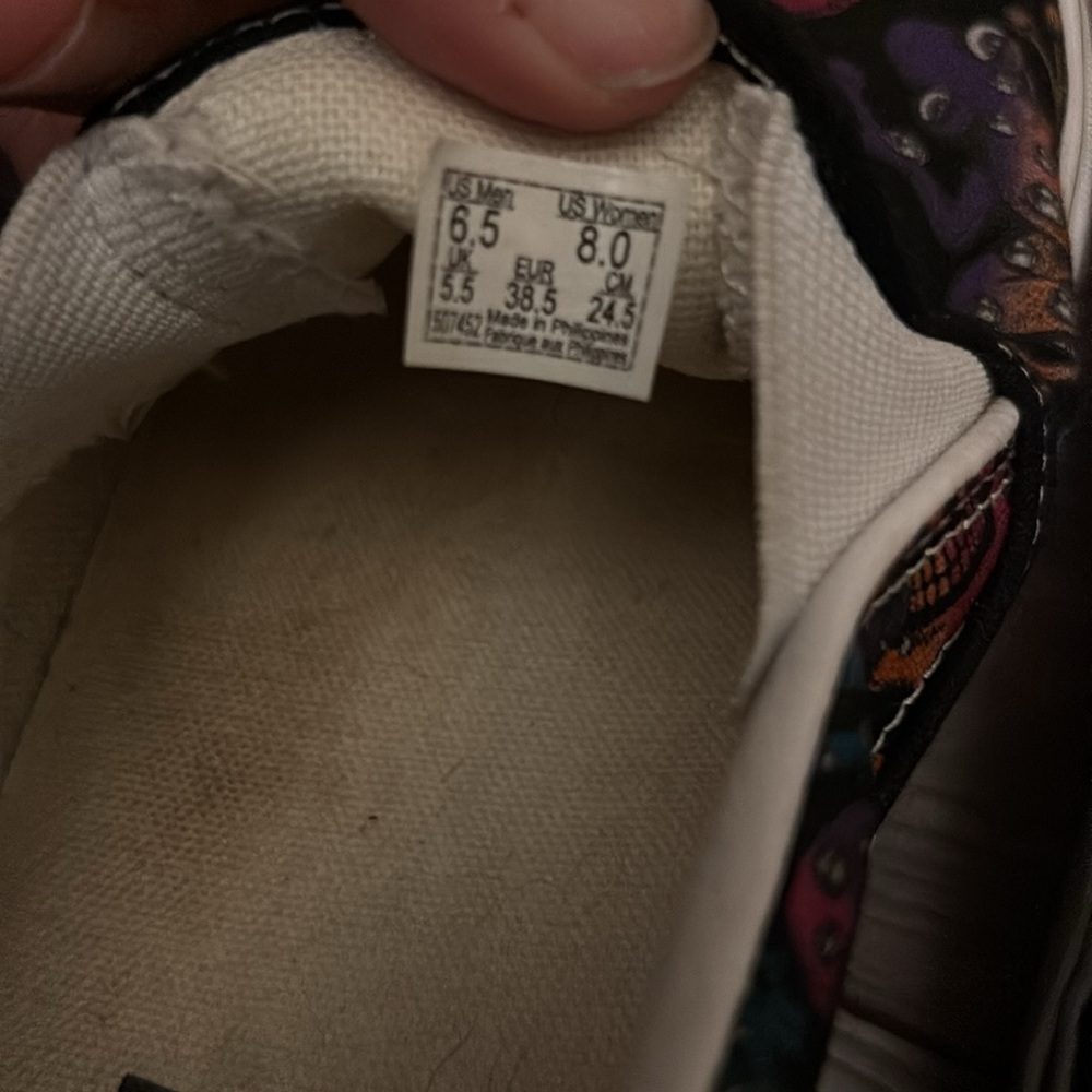 Vans - Picture 3 of 3